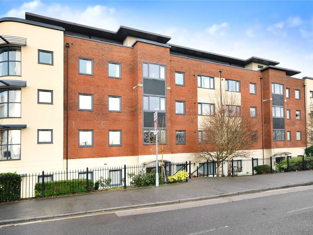 2 bed flat for sale in Fosters Place, East Grinstead, West Sussex RH19