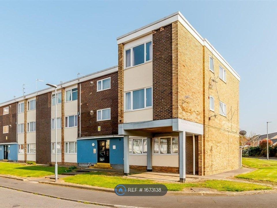 2 bed flat to rent in Harlow Crescent, Thornaby, StocktonOnTees TS17