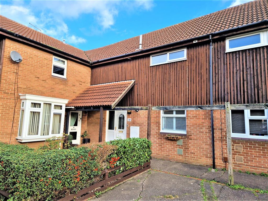 3 bed property for sale in Montsale, Pitsea, Basildon SS13 Zoopla