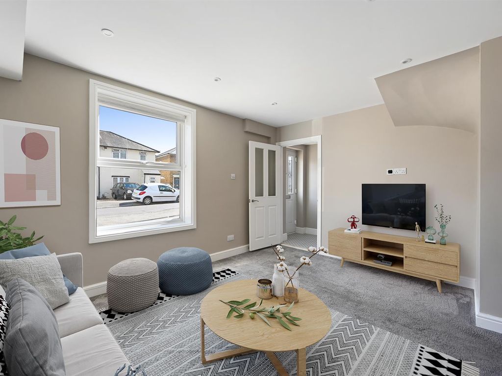 2 bed end terrace house for sale in Westminster Road, Sutton SM1 Zoopla