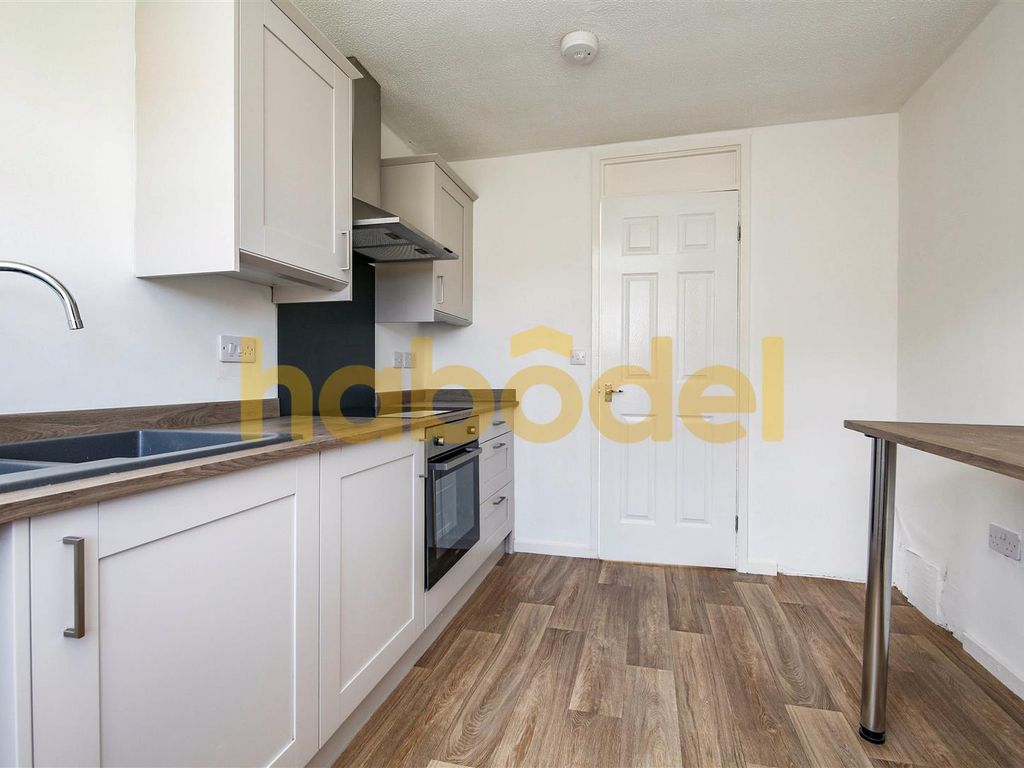 3 bed terraced house to rent in Reeth Place, Newton Aycliffe DL5, £575