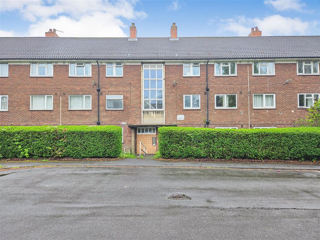 2 bed flat for sale in Lingfield Close, Moortown, Leeds LS17 Zoopla