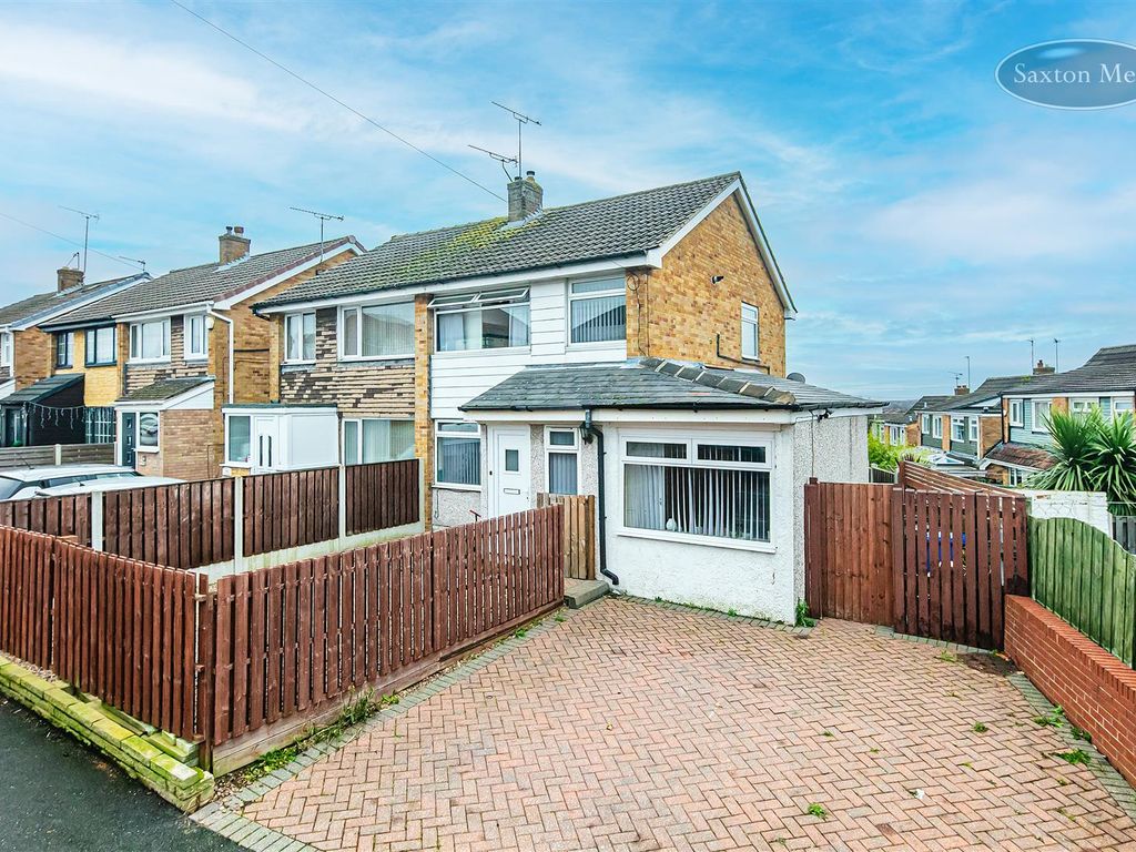 4 bed semidetached house for sale in Greengate Lane, High Green