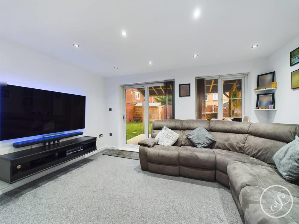 3 bed semidetached house to rent in Oak Tree Drive, Gipton, Leeds LS8