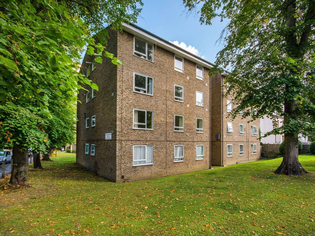 Addiscombe Road, London, East Croydon, Croydon CR0  