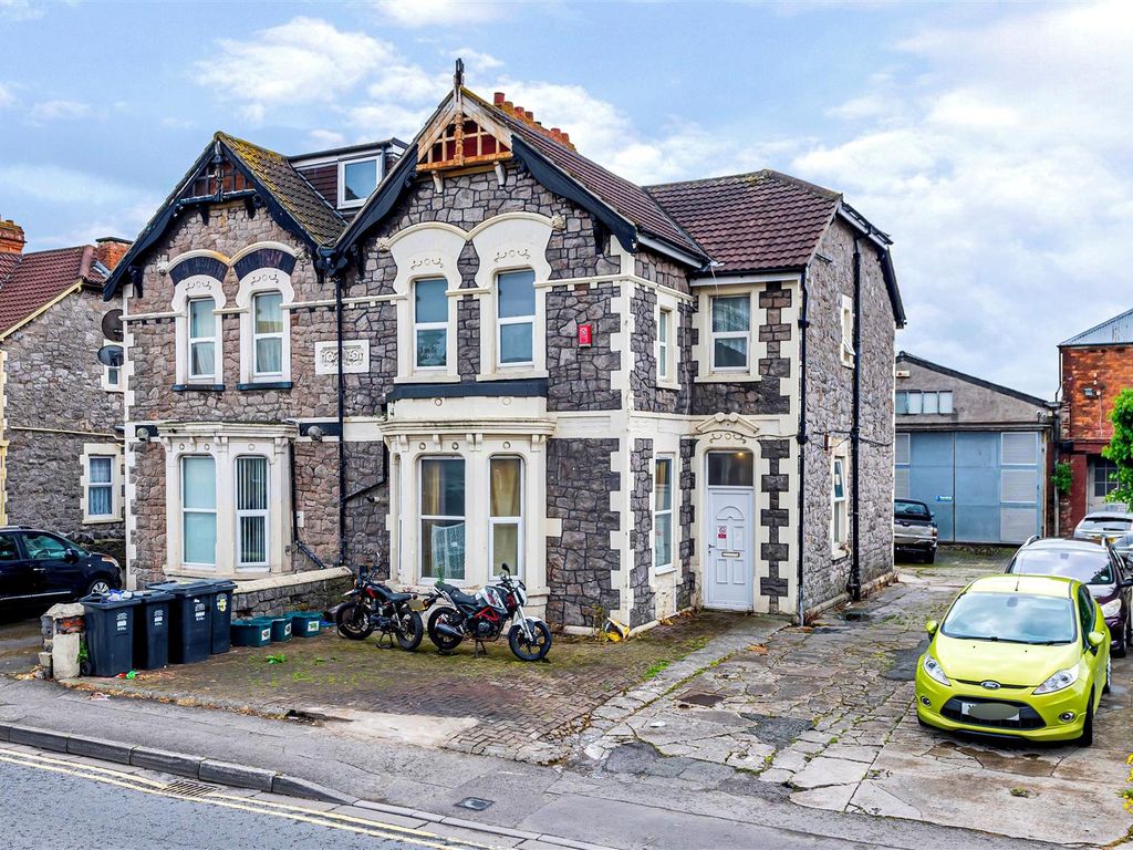 5 bed semidetached house for sale in Locking Road, WestonSuperMare