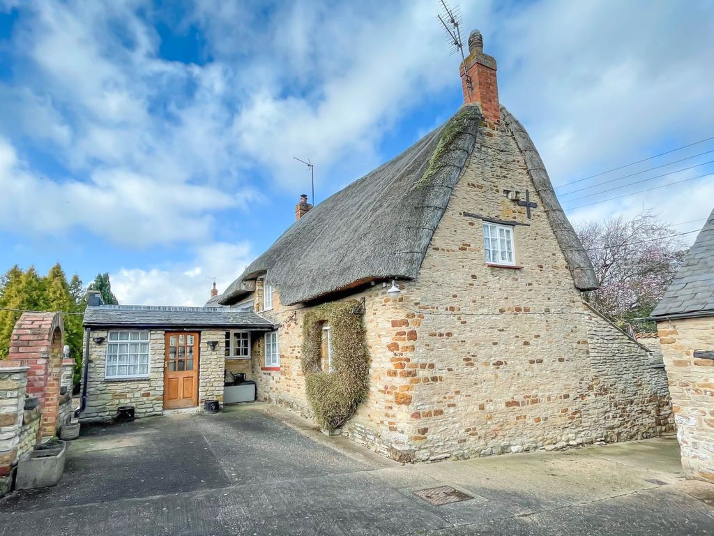3 bed cottage for sale in Church Street, Isham, Kettering NN14 Zoopla