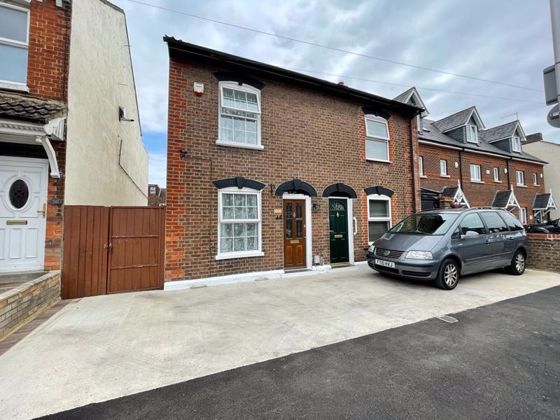 2 bed semidetached house for sale in Princes Street, Dunstable LU6