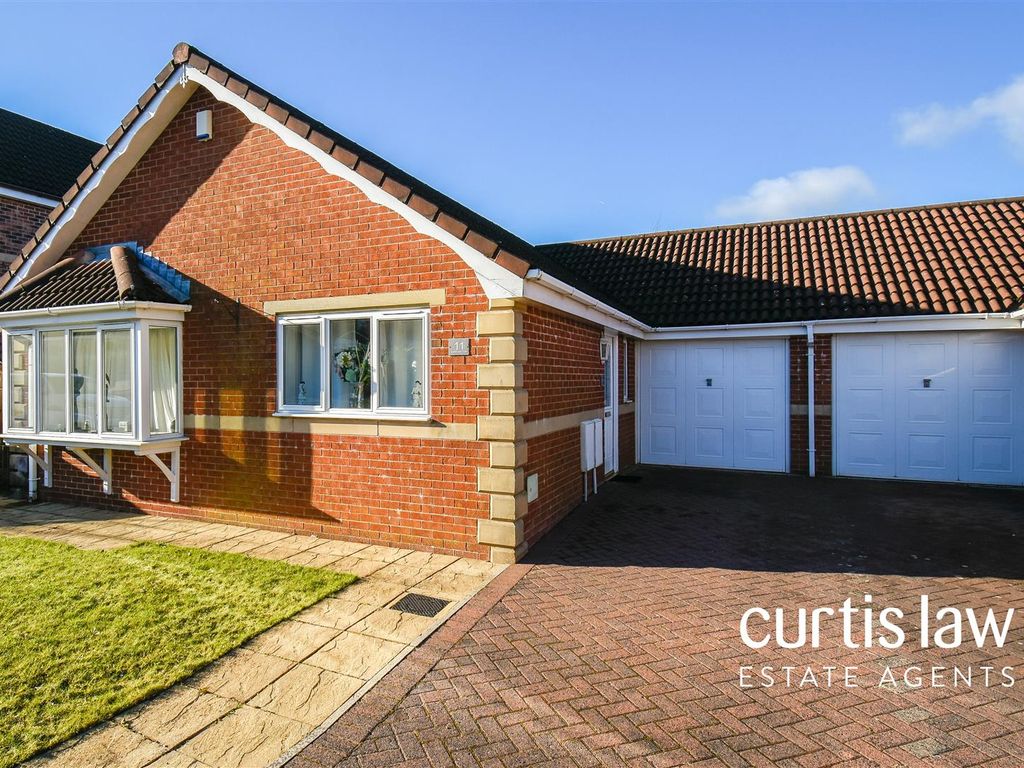 2 bed semidetached bungalow for sale in Cumberland Close, Darwen BB3