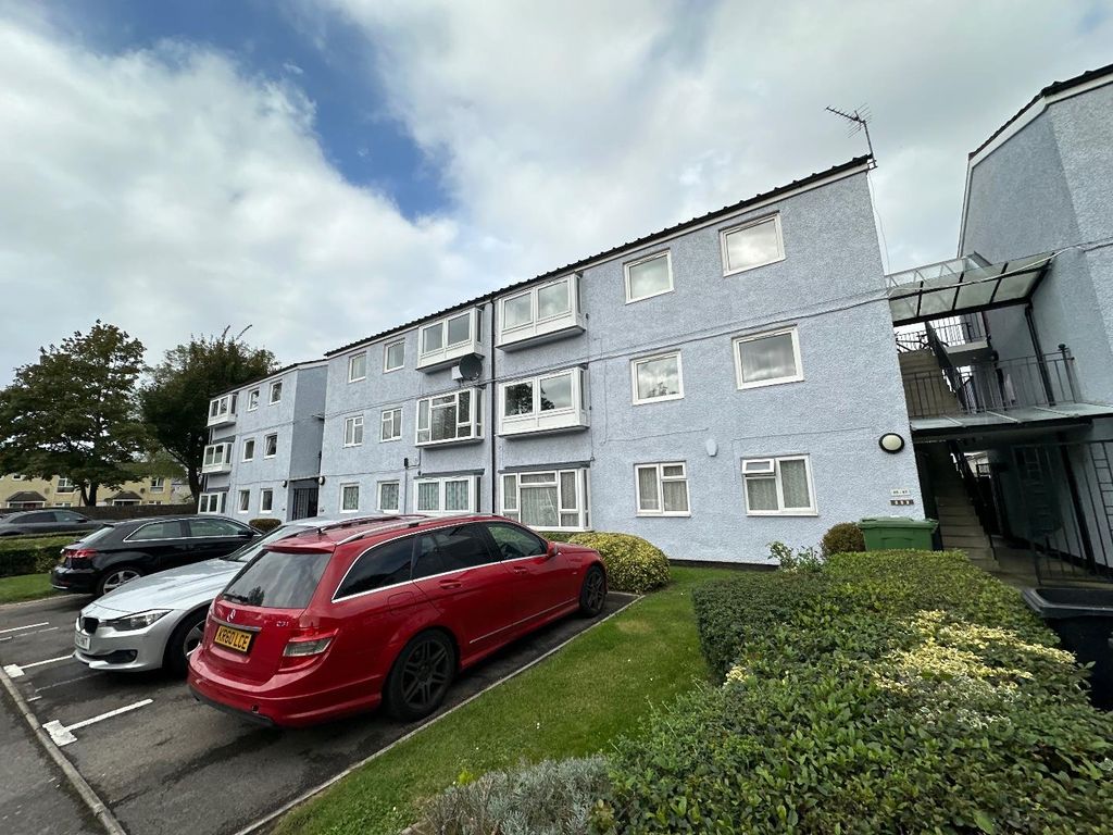 2 bed flat for sale in Parsons Close, Portsmouth PO3, £170,000 Zoopla