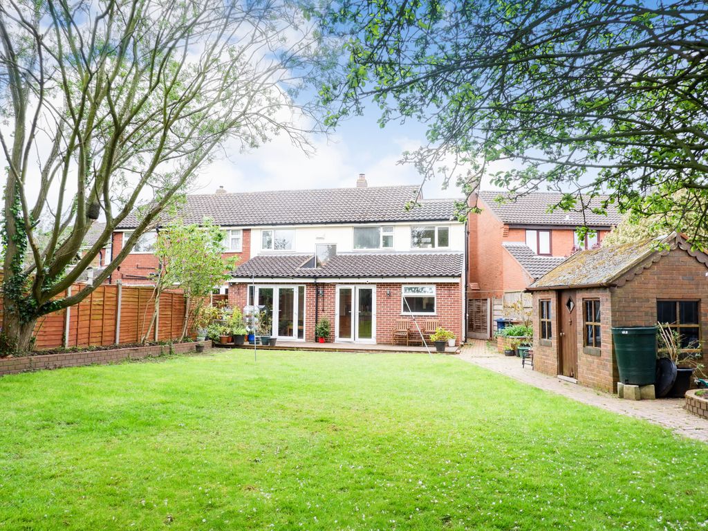 4 bed semidetached house for sale in Thornes Croft, Stonnall WS9 Zoopla