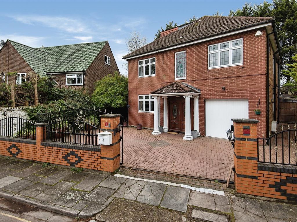 6 bed detached house for sale in Burnside Close, Twickenham TW1 Zoopla