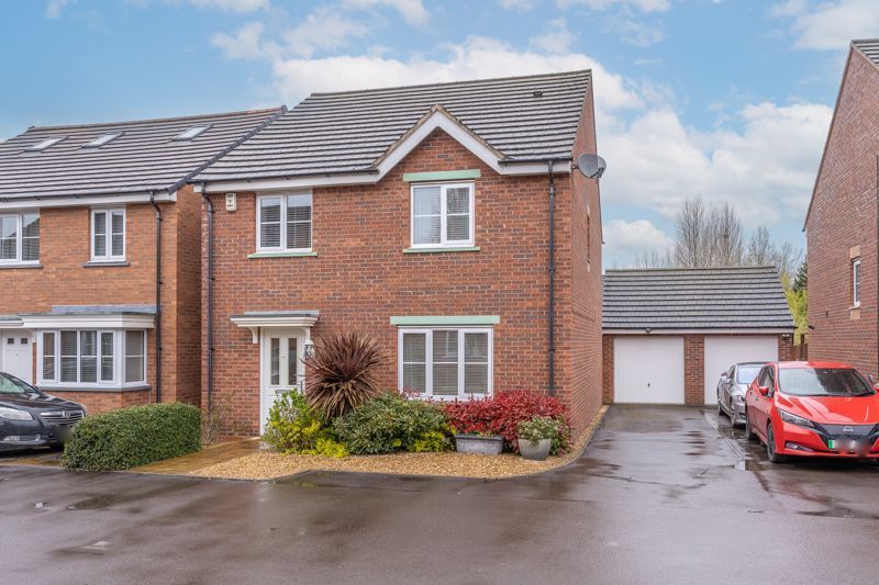 4 bed property for sale in Cloisters Way, St Telford TF2 Zoopla