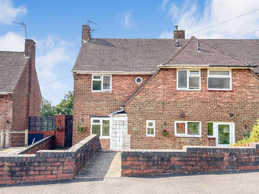 2 bed semidetached house to rent in Uplands Road, Dudley DY2 Zoopla