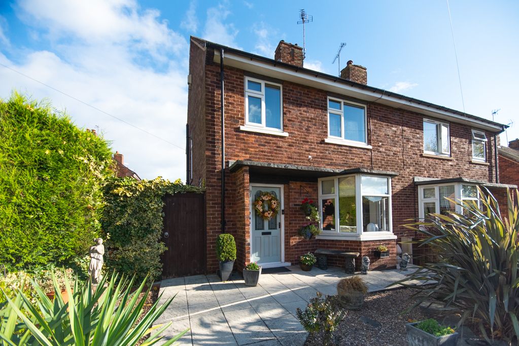 3 bed semidetached house for sale in The Green, Swinton, Mexborough