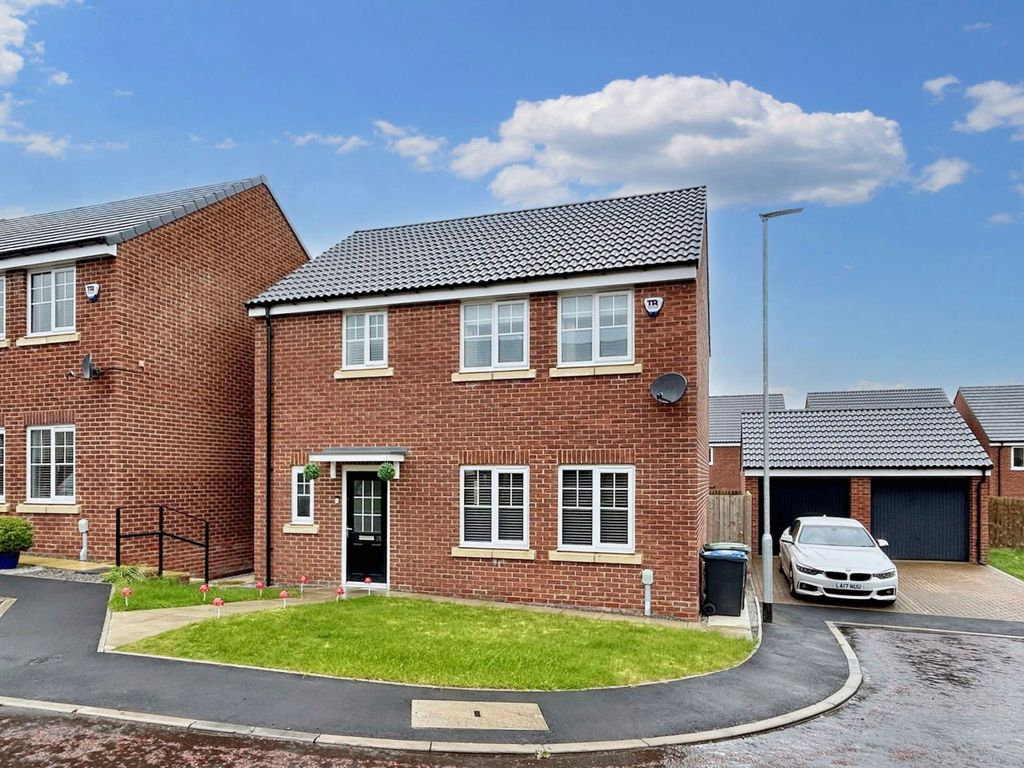 3 bed detached house for sale in North Hill Close, Easington, Peterlee