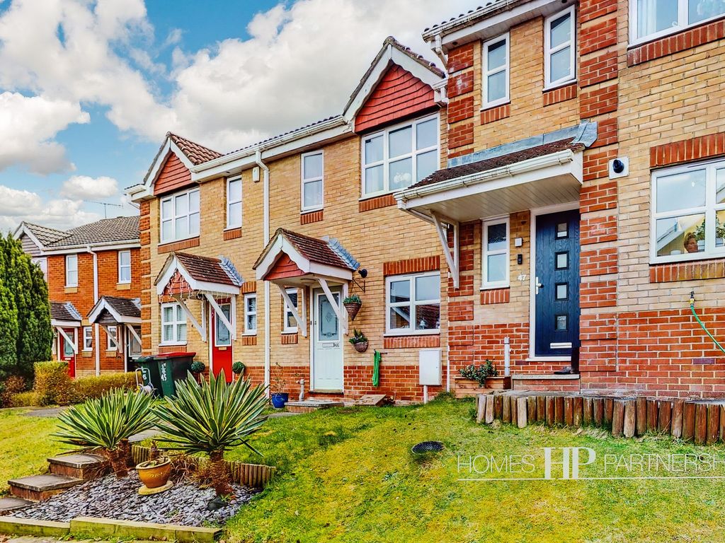 2 bed terraced house for sale in Carter Road, Maidenbower RH10 Zoopla