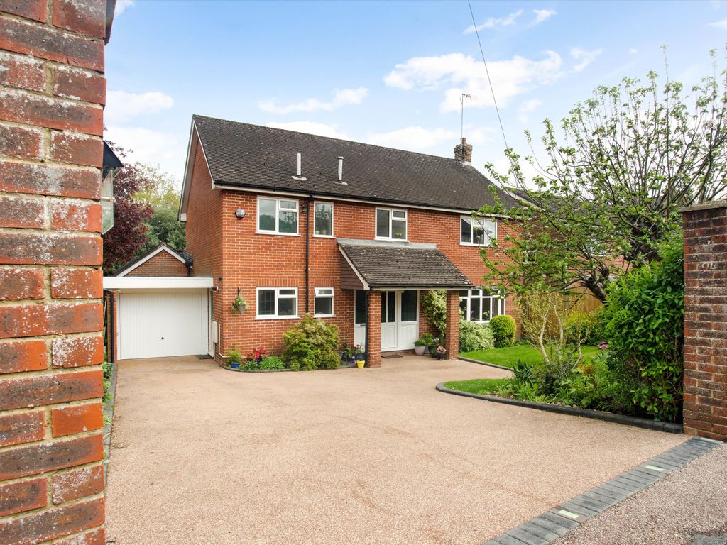 4 bed detached house for sale in Edgar Road, Winchester, Hampshire SO23