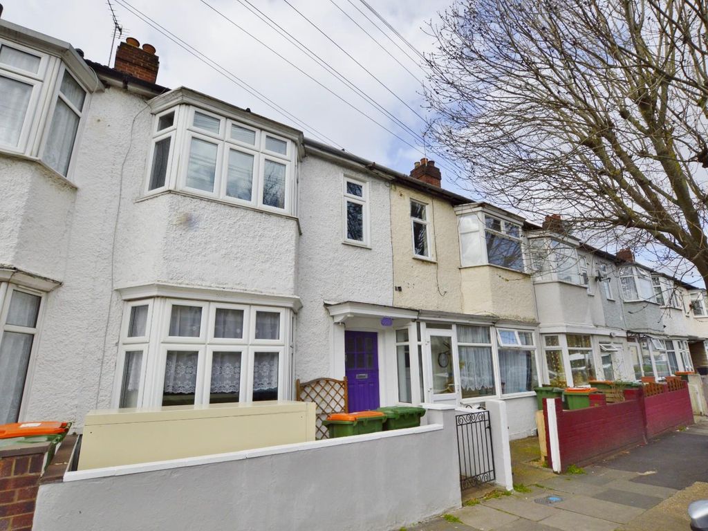 3 bed property for sale in Varley Road, London E16 Zoopla