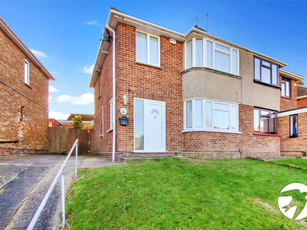 3 bed semidetached house to rent in Vale Drive, Chatham, Kent ME5 Zoopla