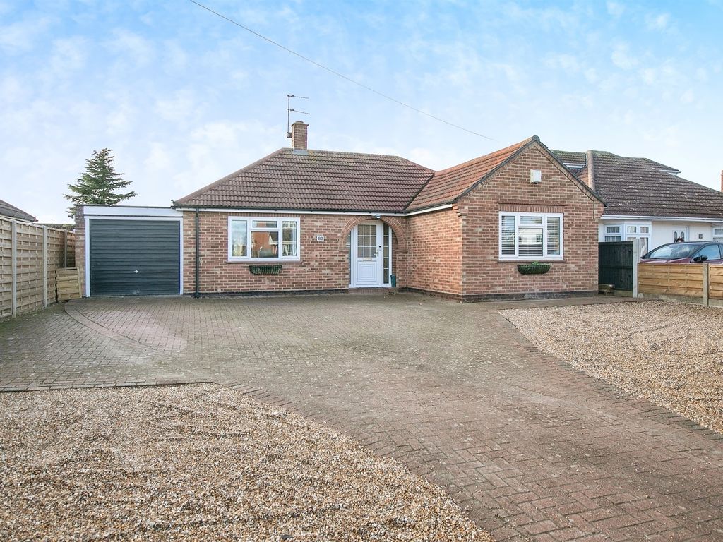 3 bed detached bungalow for sale in St. Johns Road, Colchester CO4, £