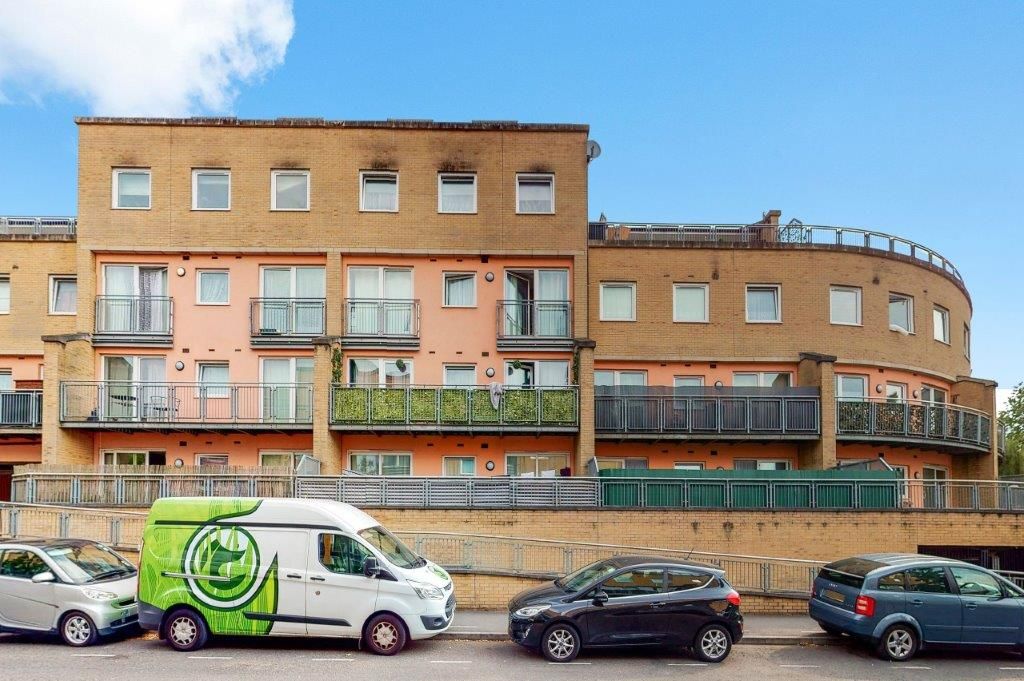 2 bed flat for sale in Wooldridge Close, Bedfont TW14 Zoopla