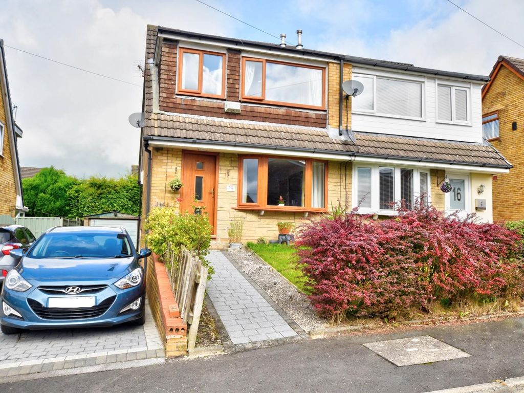 3 bed semidetached house for sale in Grassington Drive, Burnley BB10