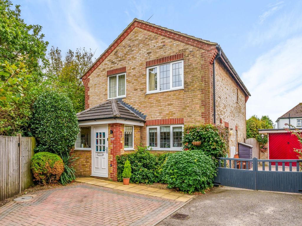 4 bed detached house for sale in Strawberry Fields, Flansham Mews