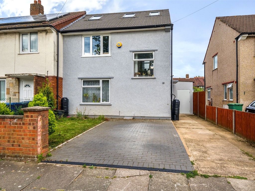 3 bed semidetached house for sale in Rushdene Crescent, Northolt