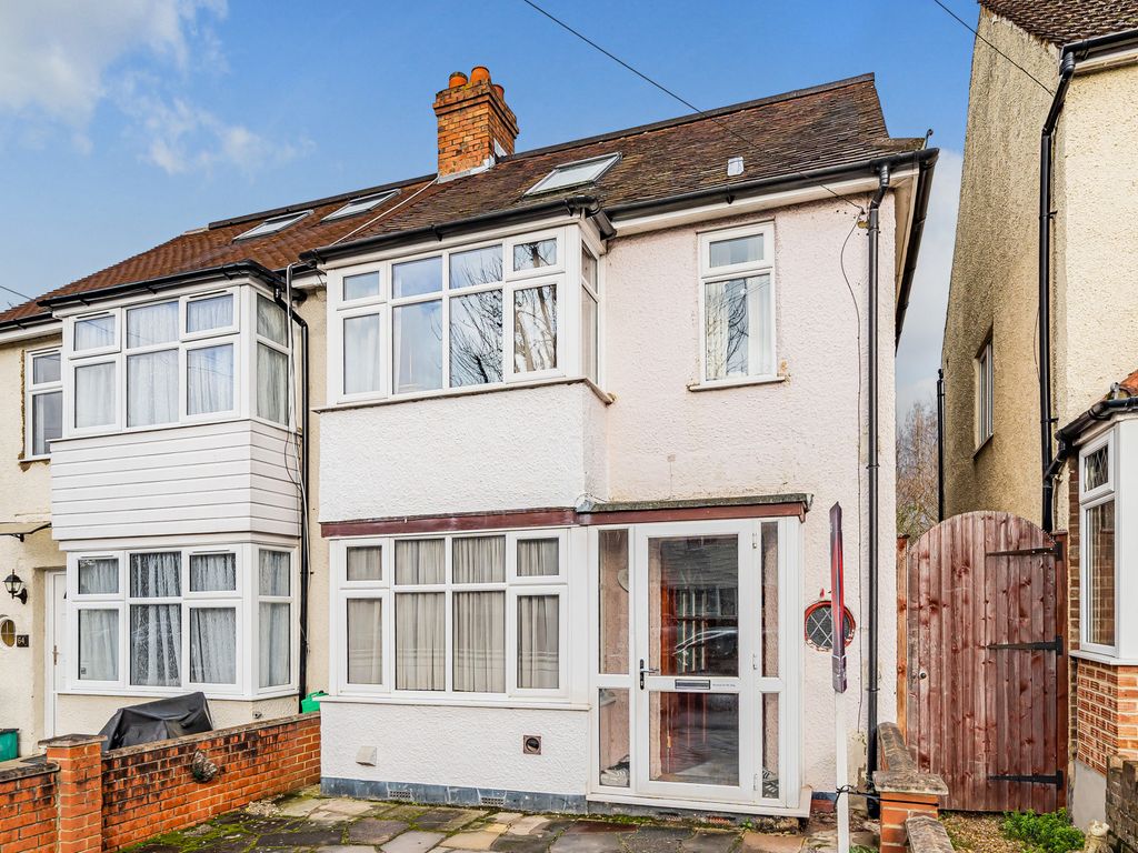 4 bed semidetached house for sale in Hamilton Avenue, Cheam, Sutton