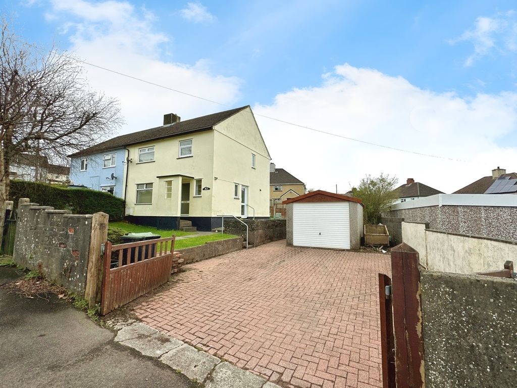 3 bed semidetached house for sale in Penallt Estate, Llanelly Hill