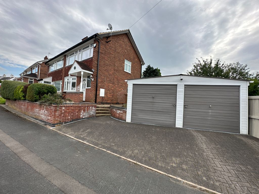 3 bed semidetached house for sale in Larch Road, Newhall, Swadlincote