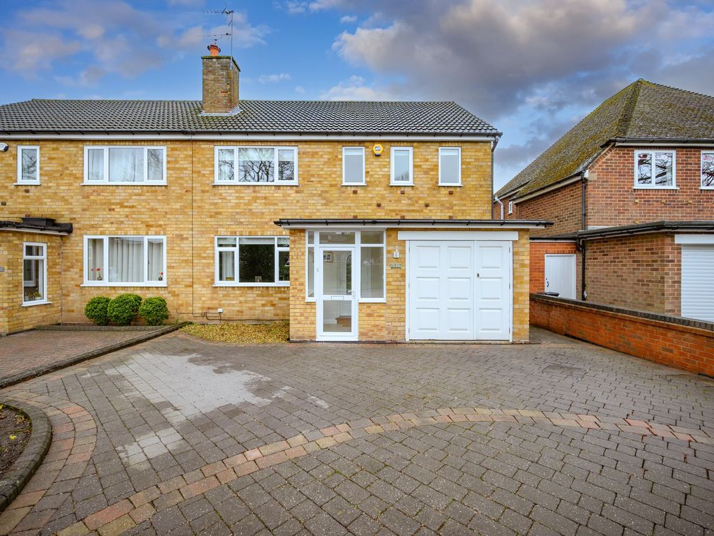 3 bed semidetached house for sale in Stratford Road, Hockley Heath