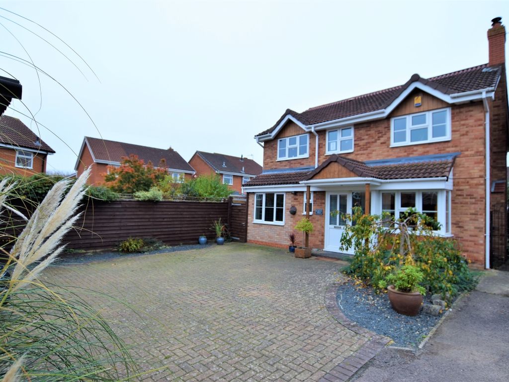 5 bed detached house for sale in Hazel Avenue, Evesham, Worcestershire