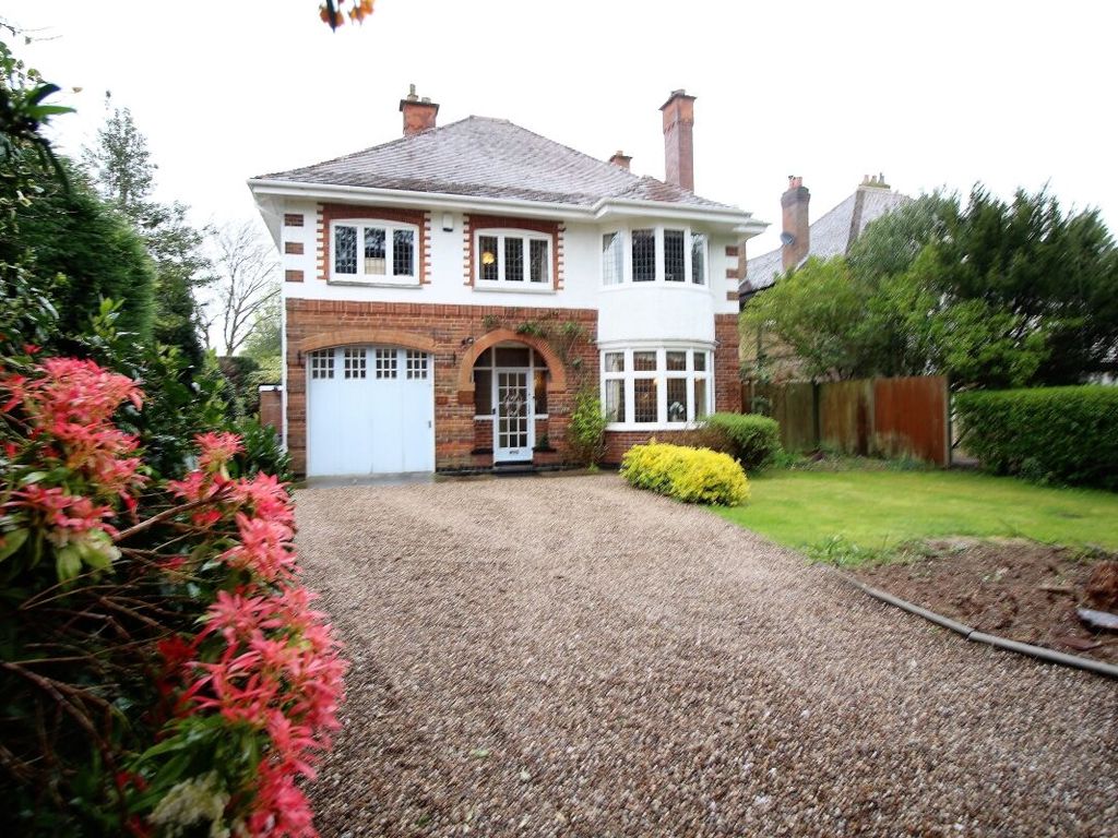 4 bed detached house for sale in Grove Road, Burbage, Hinckley LE10