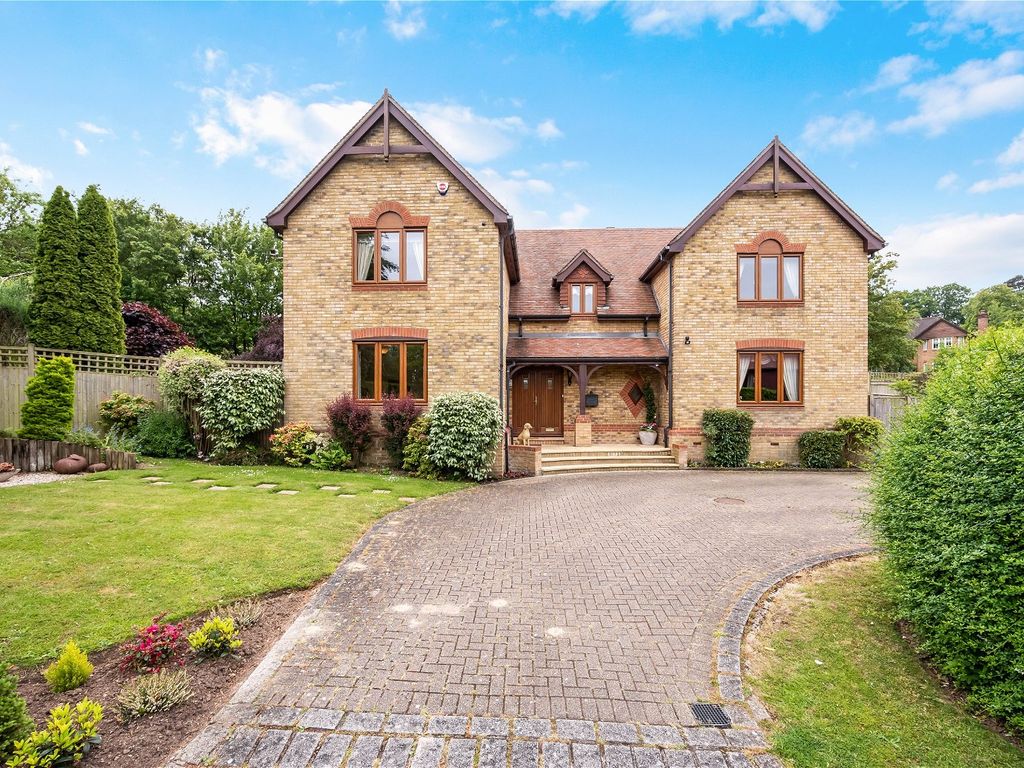 5 bed detached house for sale in Westerham Road, Oxted RH8 Zoopla