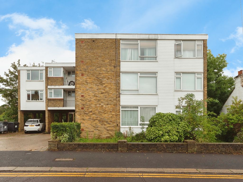 2 bed flat for sale in Chingford Avenue, London E4, £300,000 Zoopla