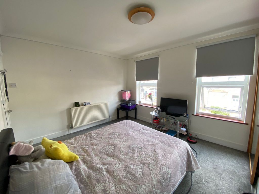 3 bed terraced house to rent in Olive Road, London E13, £2,000 pcm Zoopla