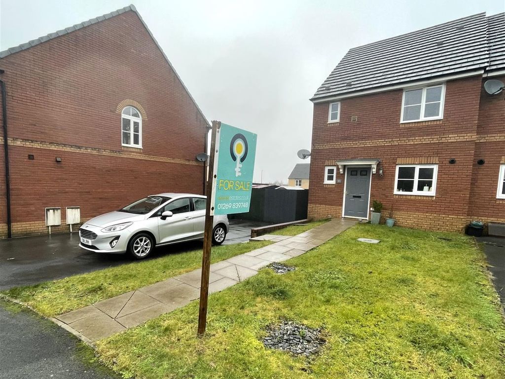 3 bed end terrace house for sale in Ffordd Y Glowyr, Betws, Ammanford