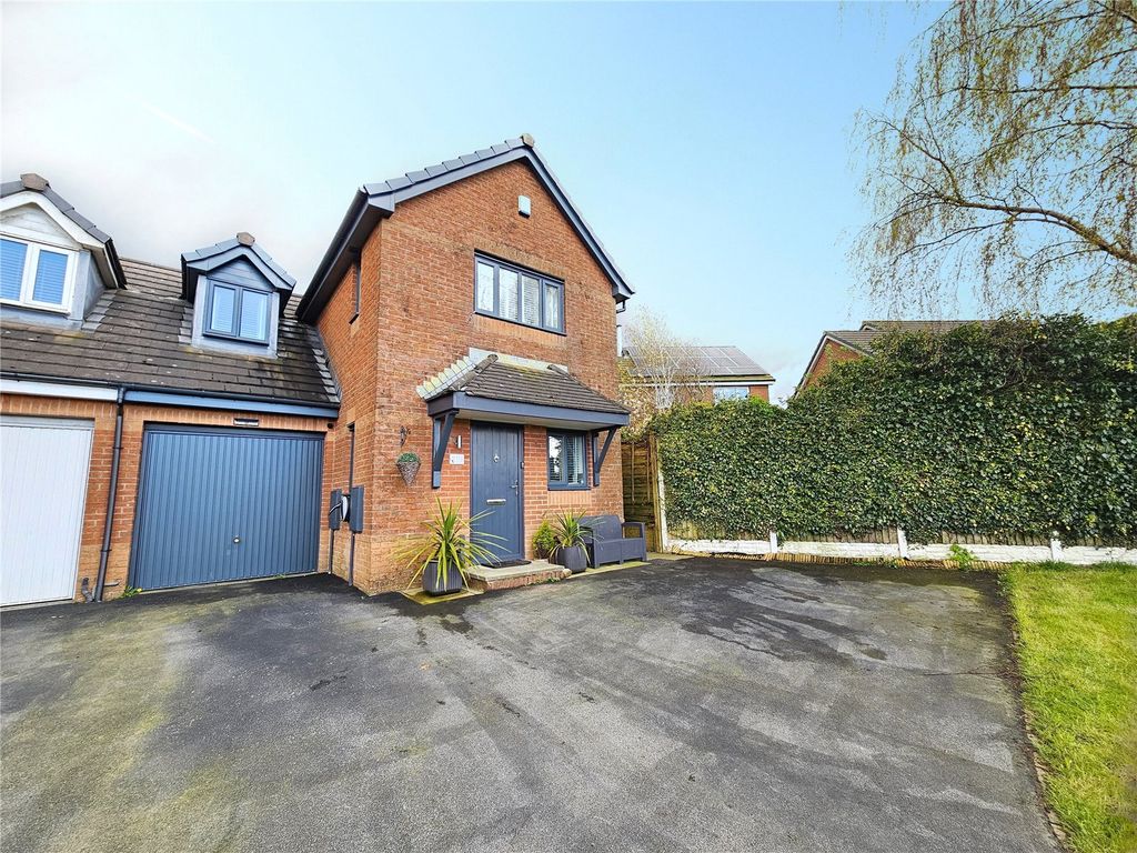 3 bed link detached house for sale in Spinning Avenue, Guide, Blackburn