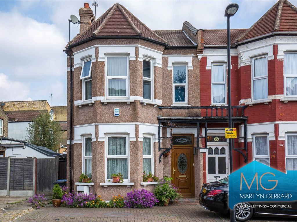 4 bed semidetached house for sale in Osborne Road, London N13, £