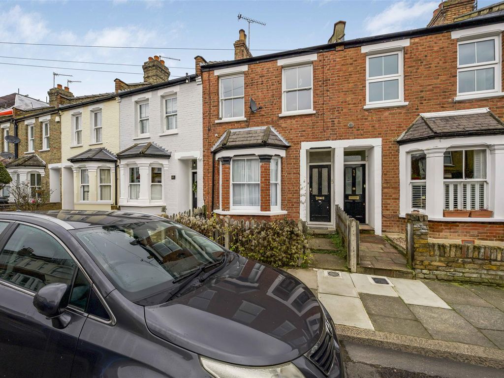 2 bed flat for sale in Castle Road, Isleworth TW7, £375,000 Zoopla