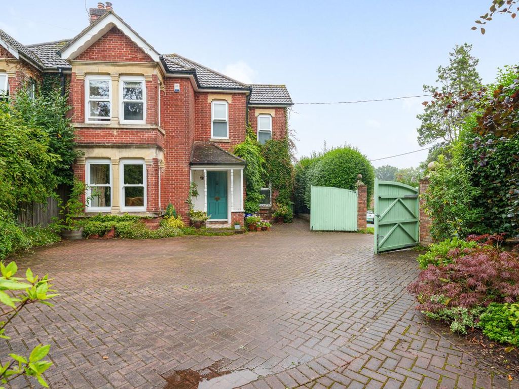 4 bed semidetached house for sale in Hursley Road, Chandler's Ford