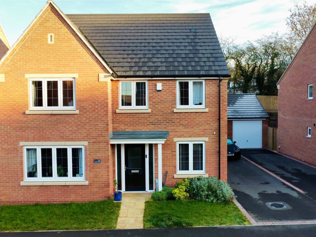 4 bed detached house for sale in Marigold Crescent, Shepshed