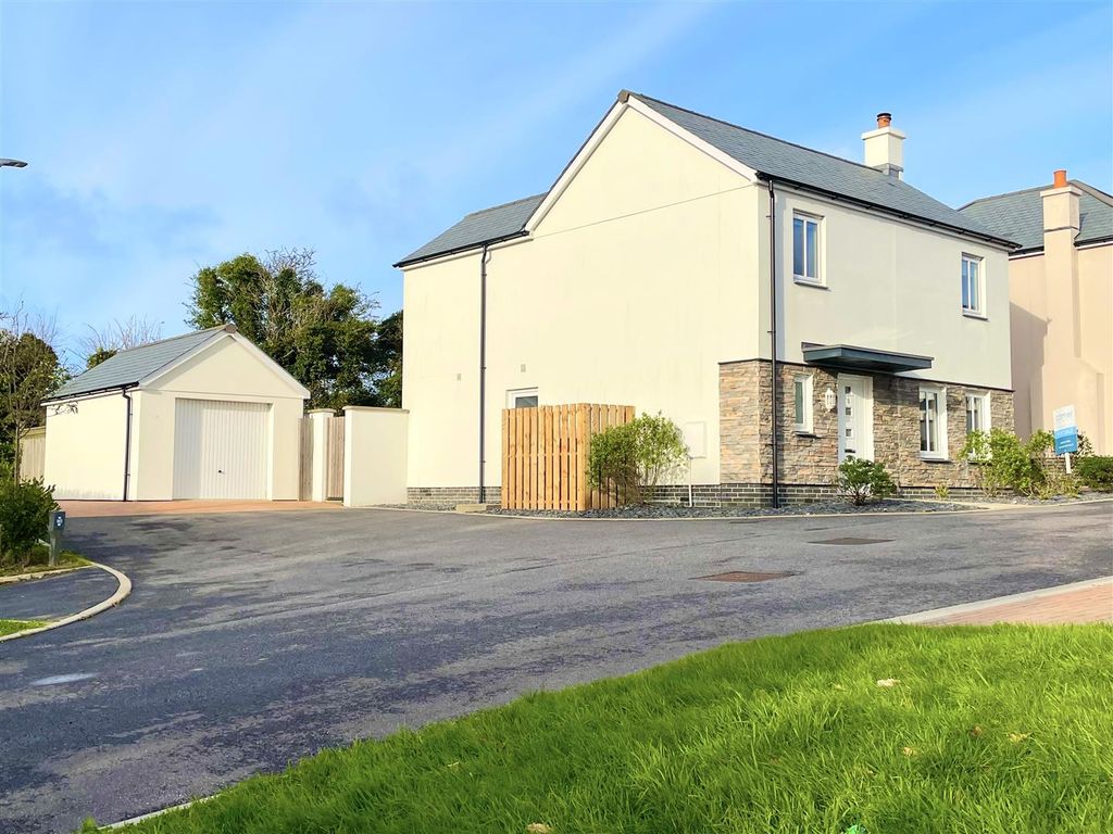4 bed detached house for sale in Buttercup Road, Goonhavern, Truro TR4