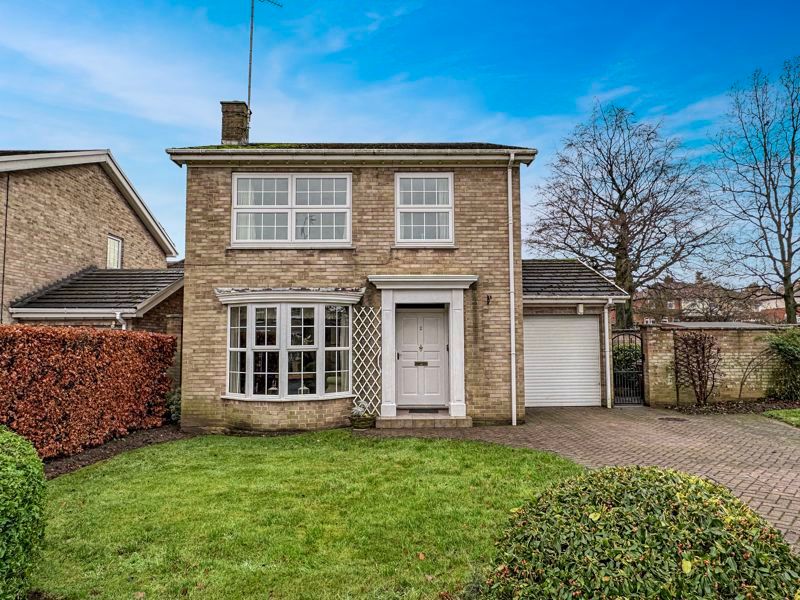 4 bed detached house for sale in Mill Close, Ackworth, Pontefract WF7