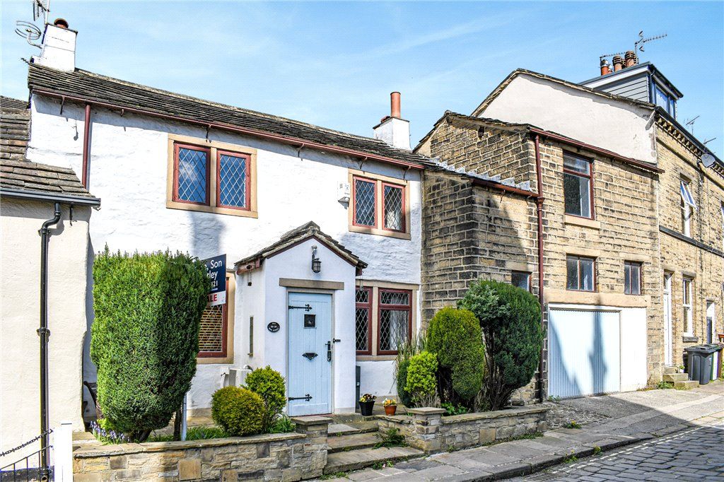 3 bed terraced house for sale in Old Main Street, Bingley, West