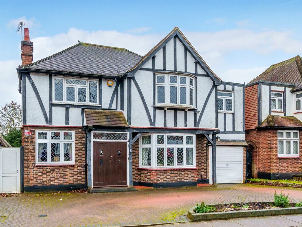 4 bed detached house for sale in Park Grove, Edgware HA8, £1,195,000