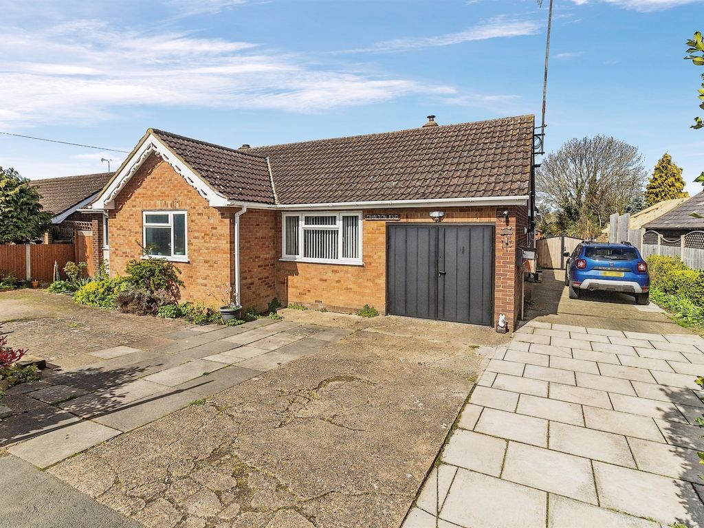3 bed detached bungalow for sale in Sundon Road, Chalton, Luton LU4 Zoopla