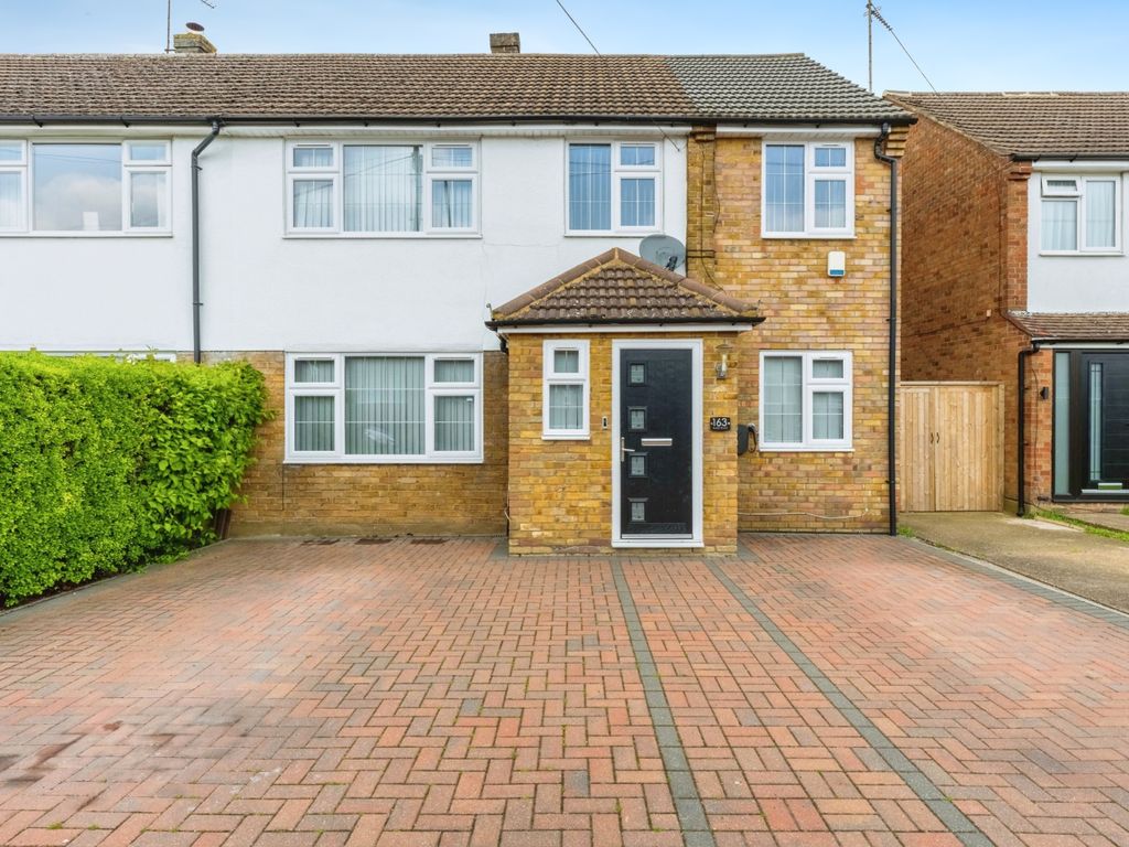 4 bed semidetached house for sale in Austin Road, Luton LU3, £450,000